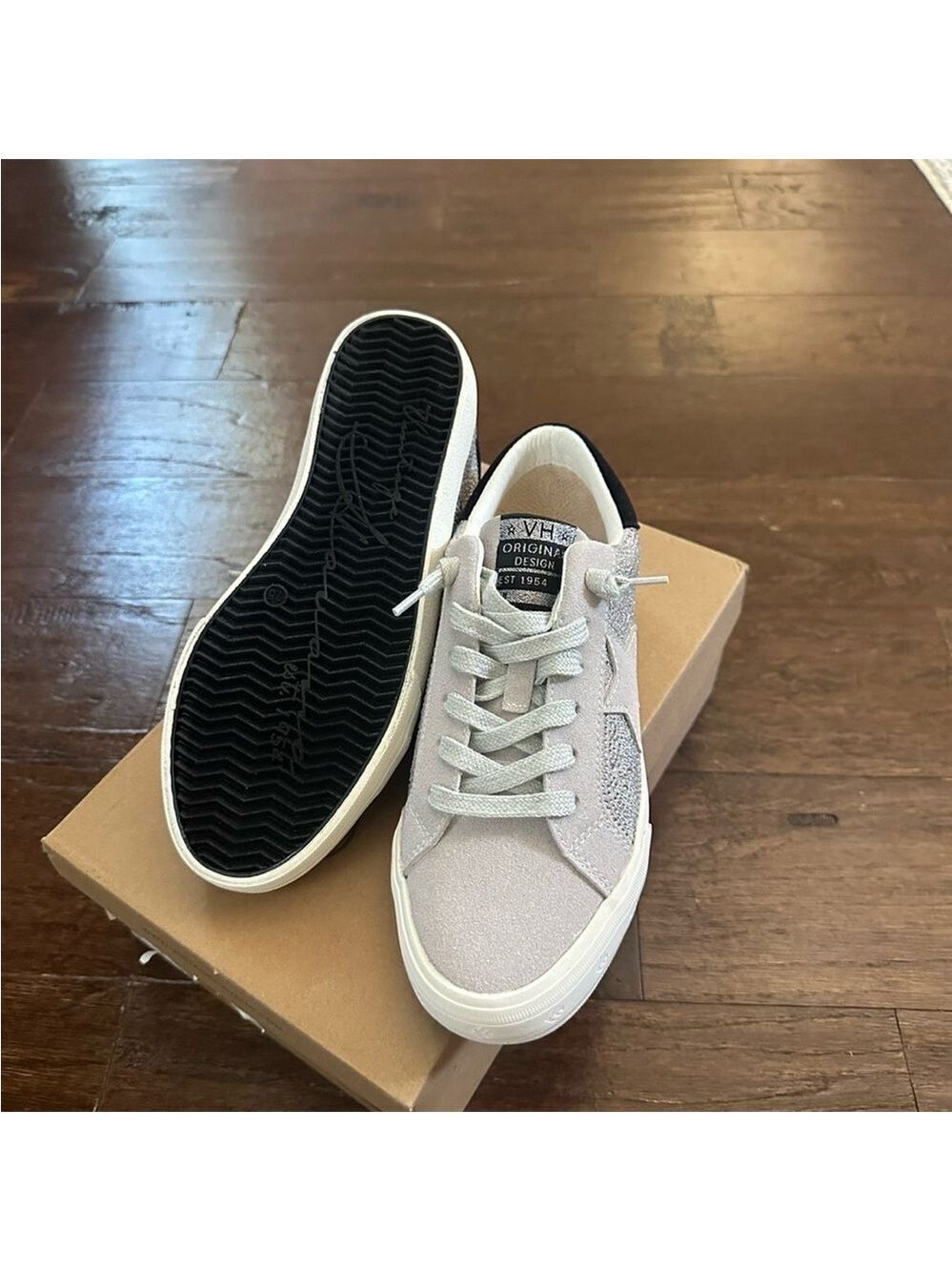 Vintage Havana rhinestone sneaker-size 7.5-grey/silver-brand new - Picture 8 of 15